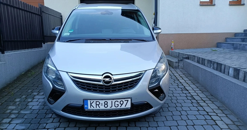 Opel Zafira cena 36000 przebieg: 253000, rok produkcji 2012 z Łasin małe 781